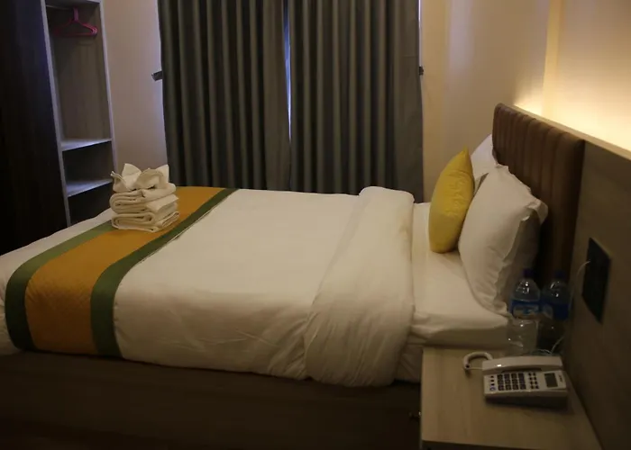 Hotel Yatri Kunja *