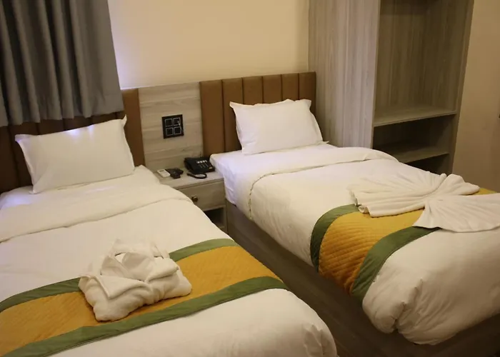 Hotel Yatri Kunja