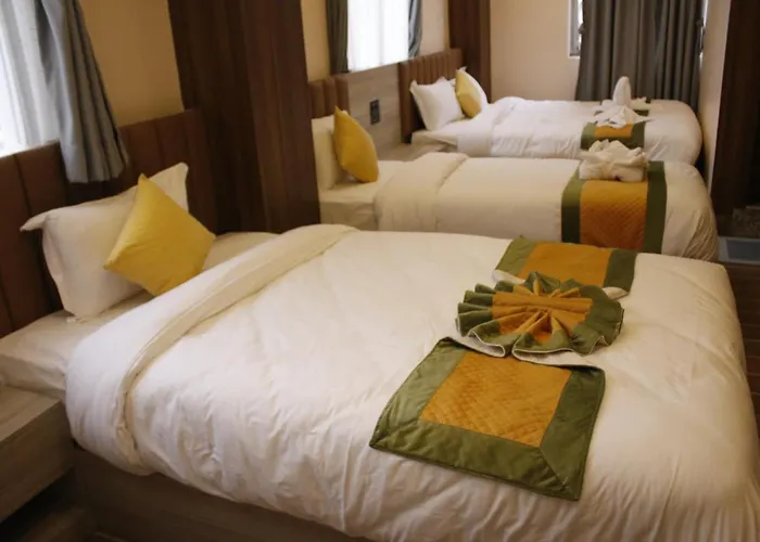 Hotel Yatri Kunja *